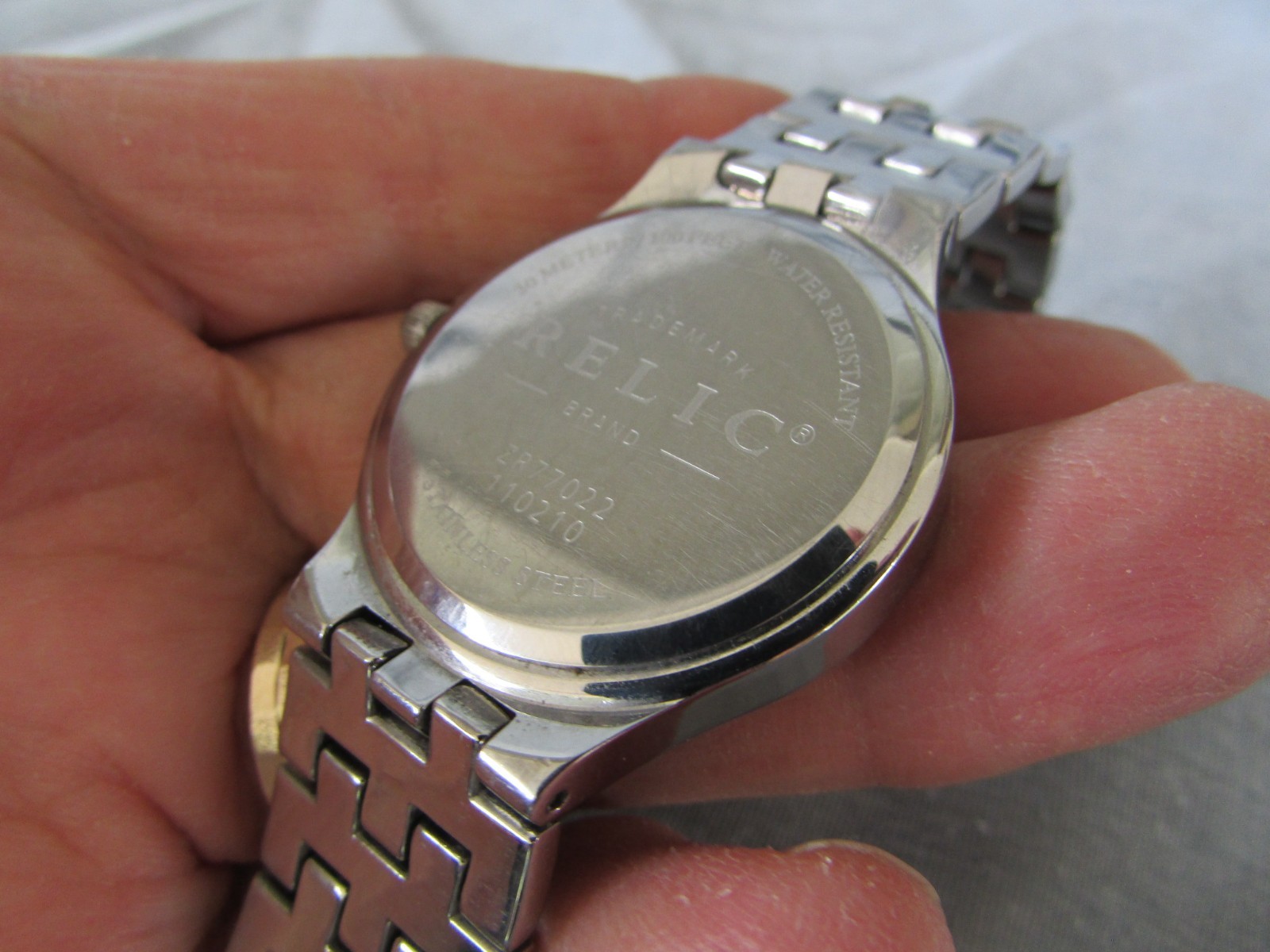 Relic Brand Folio – Men’s 36mm watch – runs great – looks great – RN ZR77022