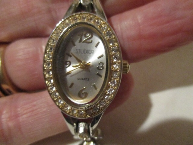 STUDIO Silvertone Rhinestone Gemmed 8″ Link Band & Oval Bezel STD36LS PC-21