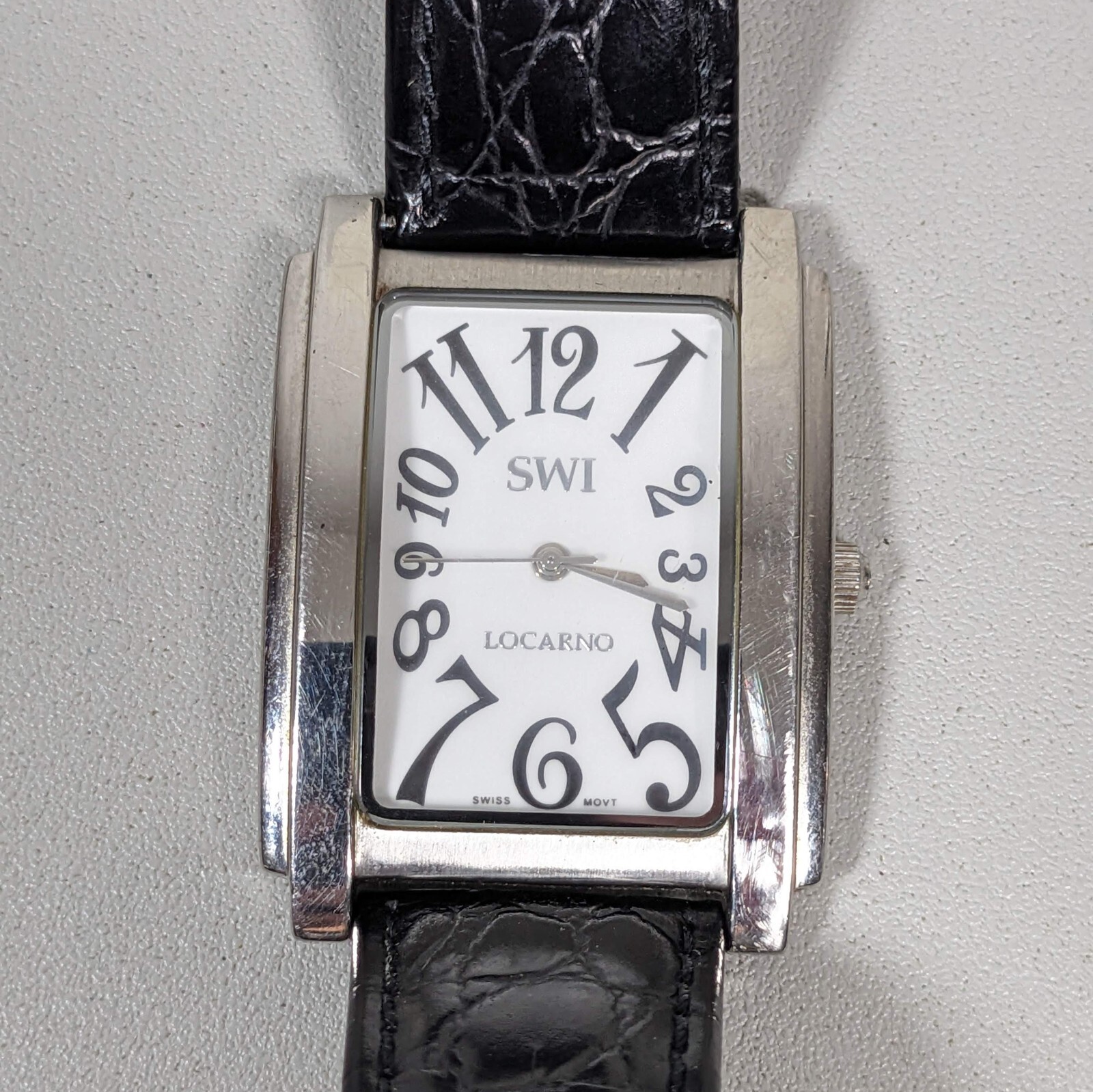 SWI Locarno Womans Swiss Made 4 Jewel Silver Tone Black Leather Band Watch 7.5in