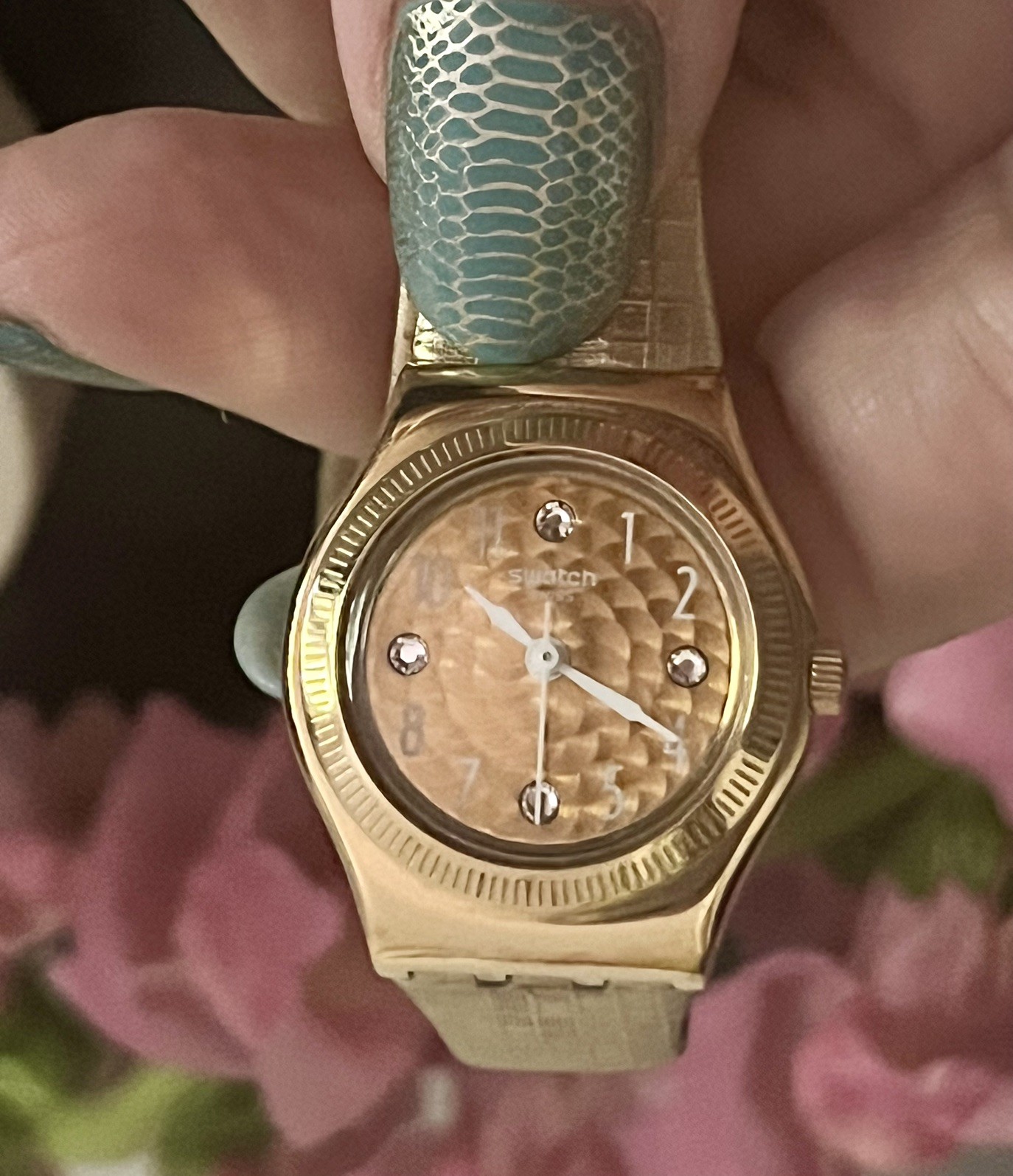 Swatch Dance Floor YSG135 Women’s Gold Tone Double Wrap Watch Needs Battery