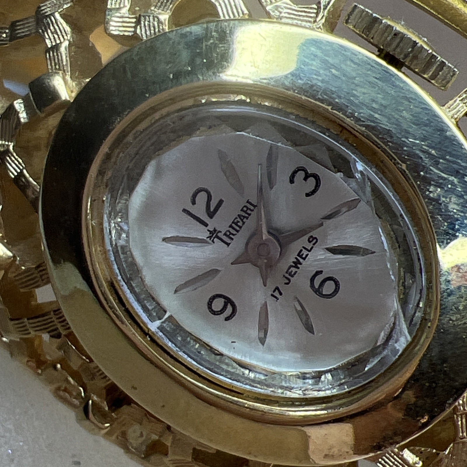 Crown Trifari Women Gold Tone Brutalist Bracelet 17 Jewel Watch RARE Project