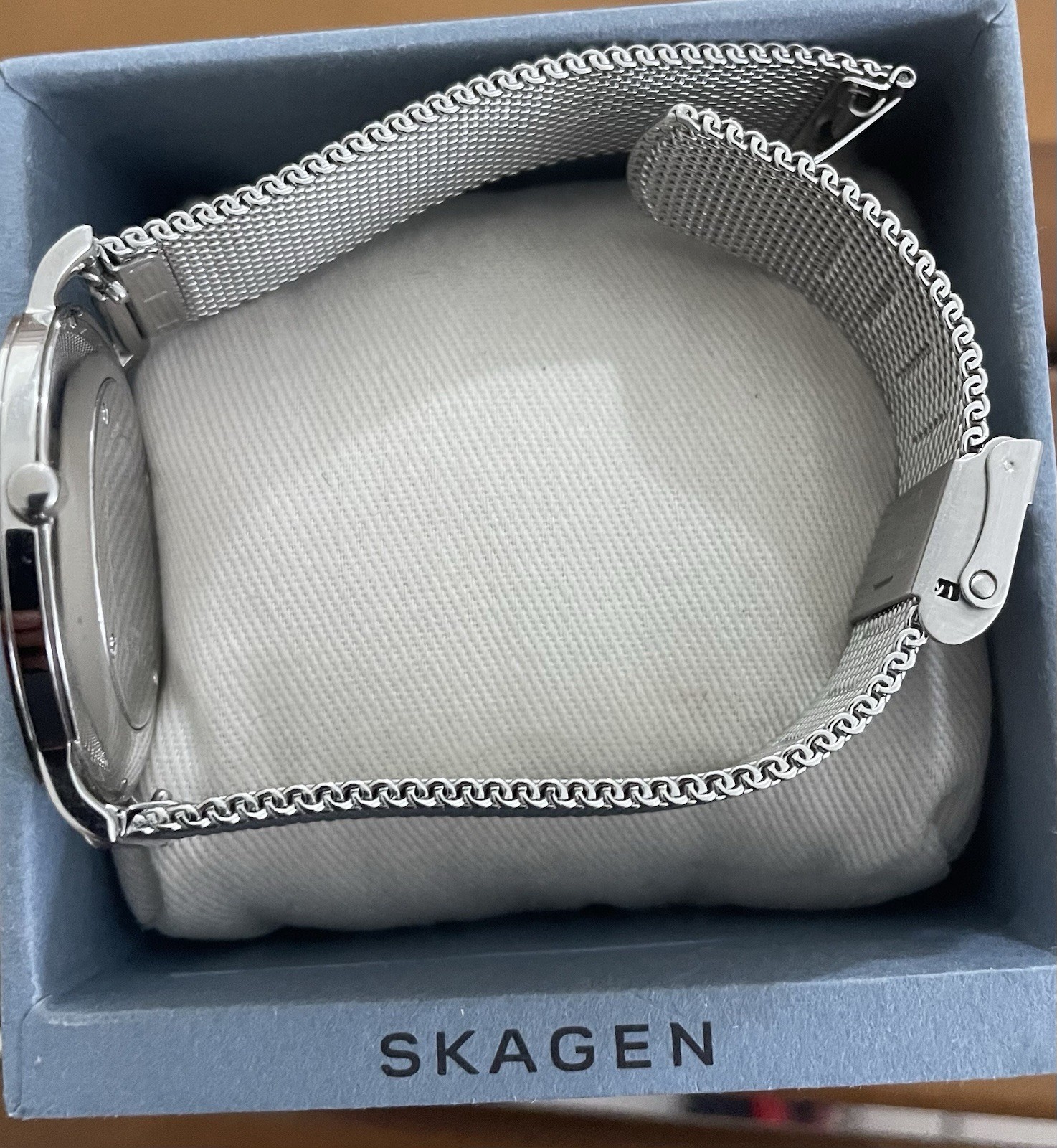Skagen Quartz Analog Wristwatch White Dial Silver Milanese Mesh Band w/ Box
