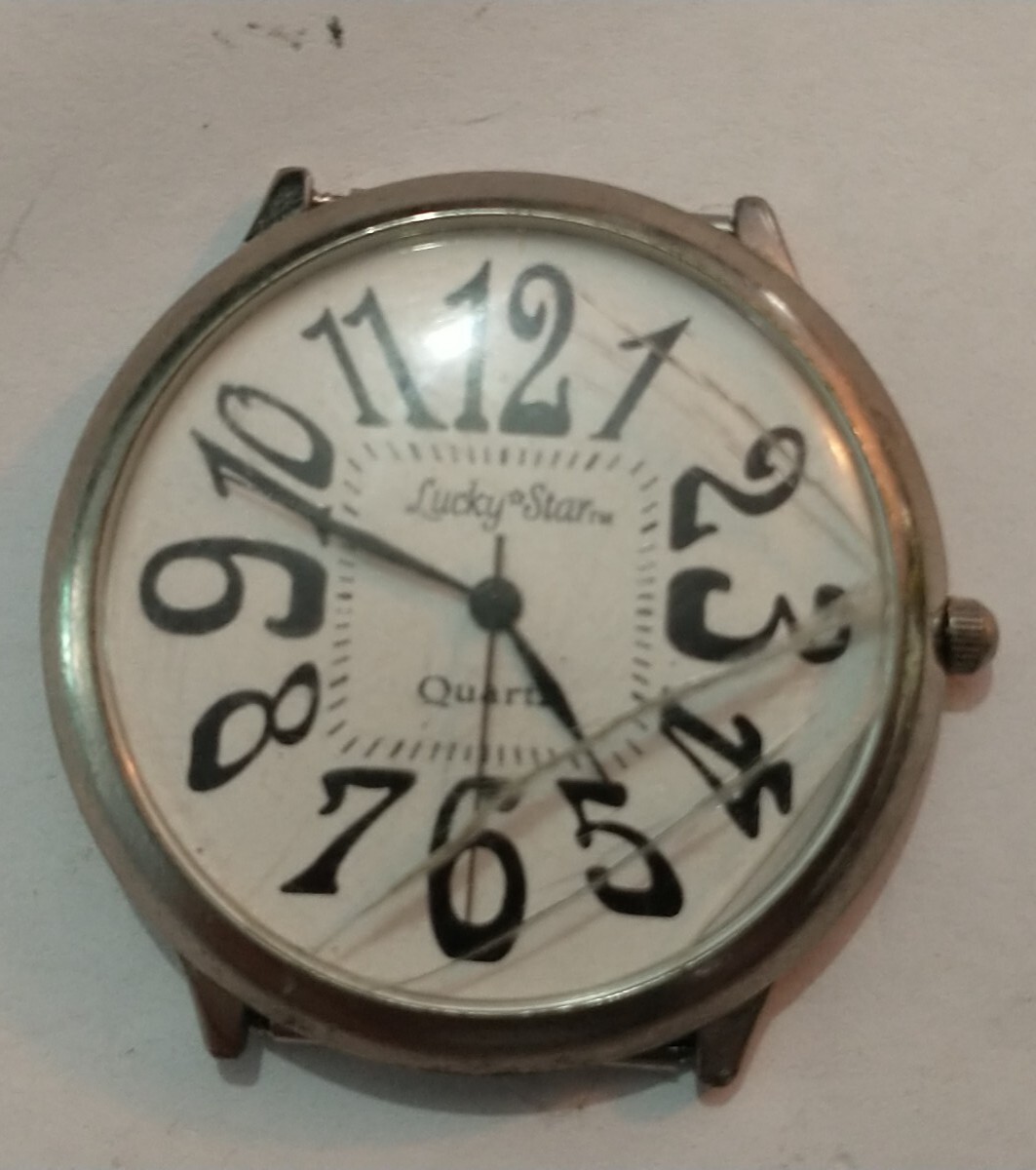 Vintage Lucky Star Quartz Watch New Battery Crystal Cracked