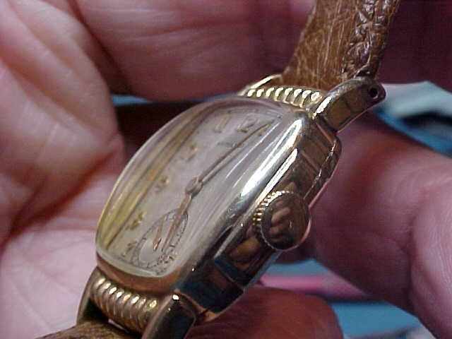 NICE VINTAGE MANS HAMILTON WATCH (ROLAND) MODEL 17J 987A MANUAL WIND 10KTGF