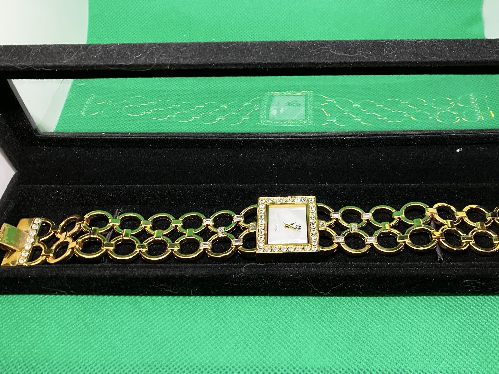 Elizabeth Taylor White Diamonds Womens Goldtone Quartz Bracelet Watch & Case