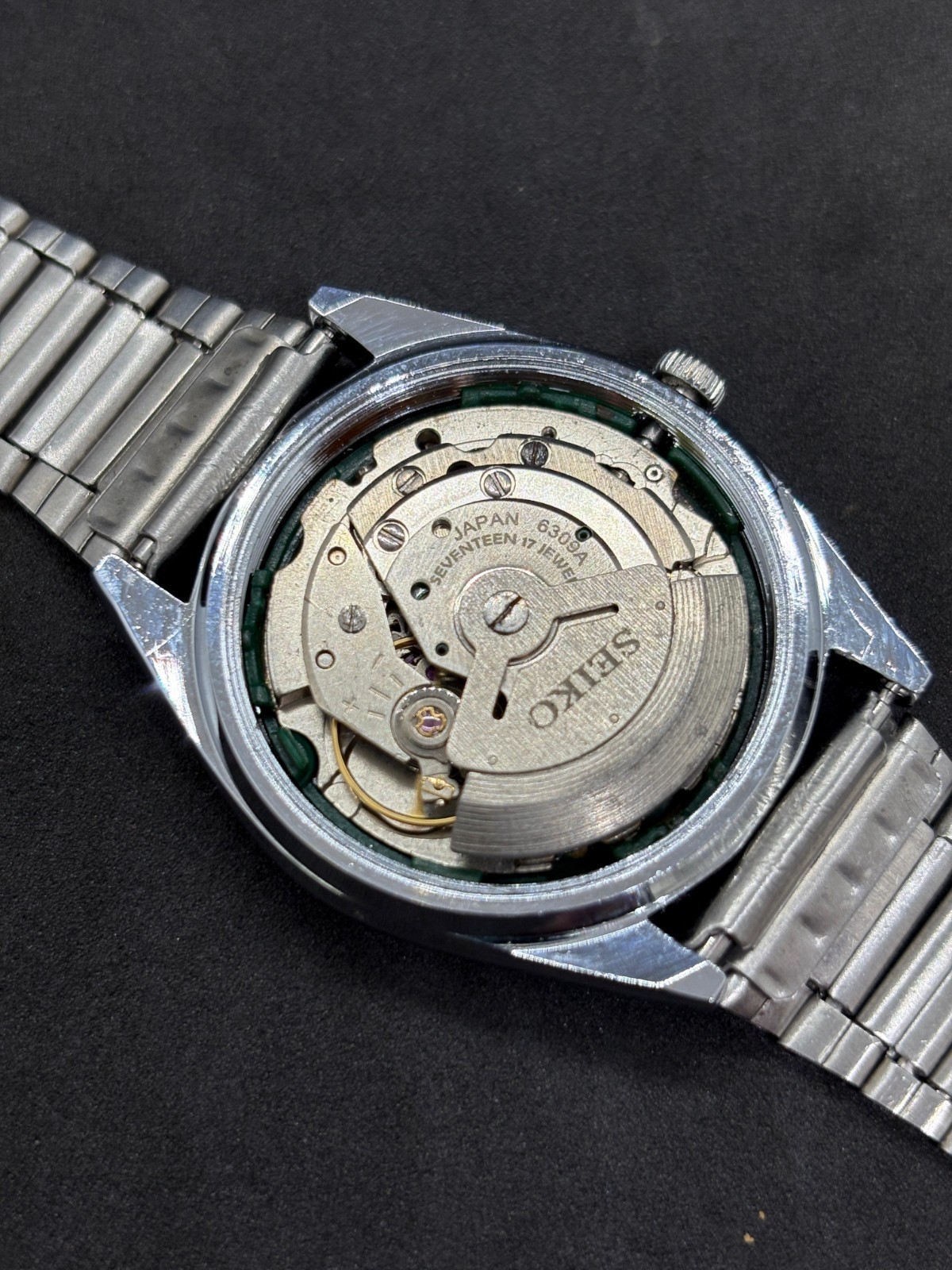 Vintage Seiko 5 Automatic Day/Date Japanese Men’s Wrist Watch
