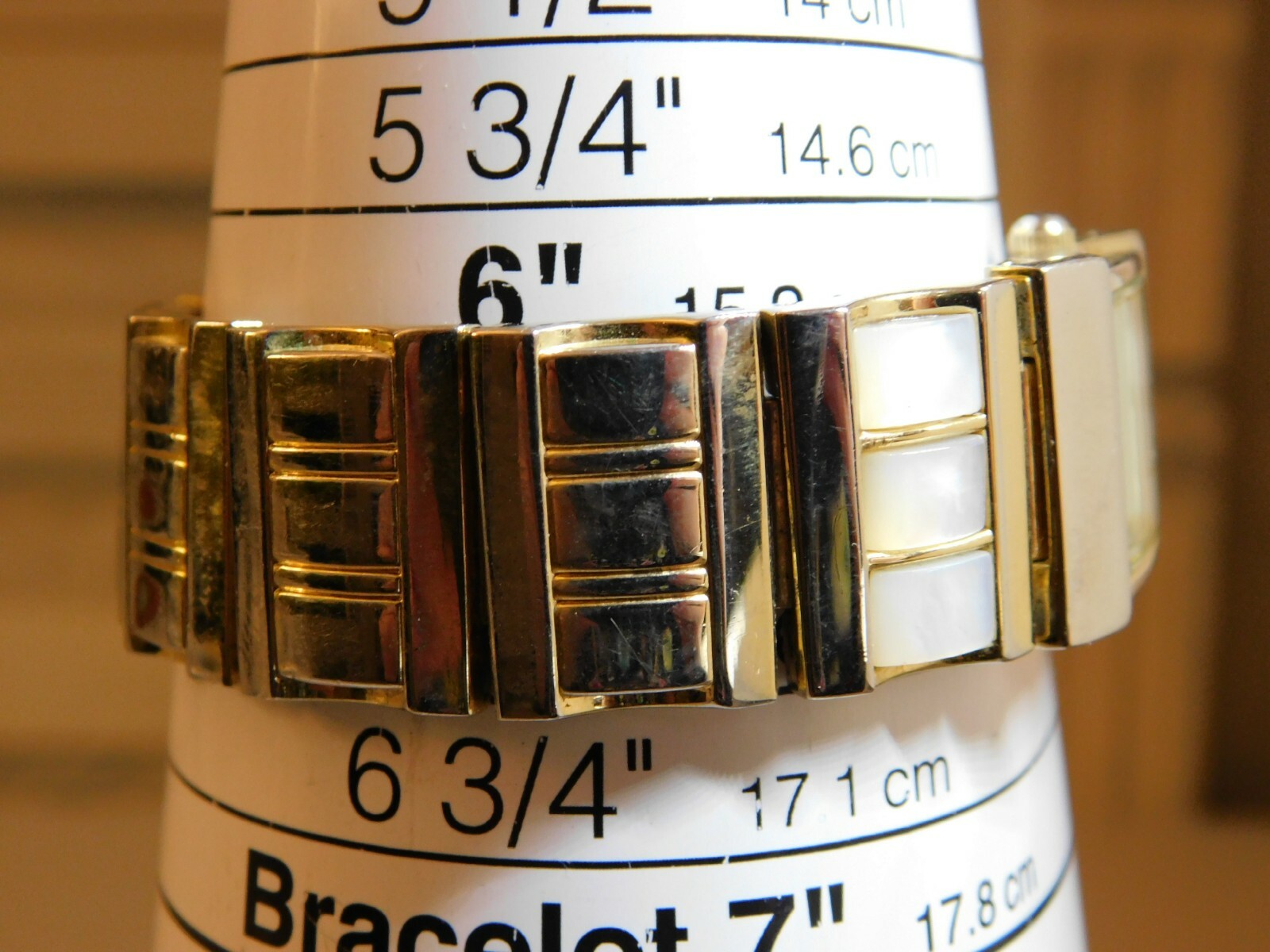 Harve Benard HV478 Two Tone Quartz Analog Ladies Watch Sz. 6 1/2″