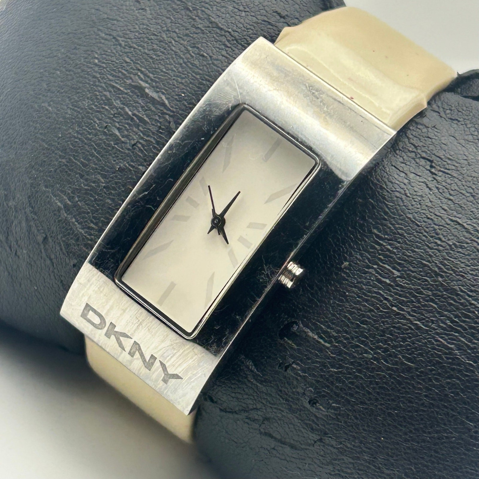 DKNY Silver-tone Stainless Steel Minimalist Ladies Watch Working New Battery