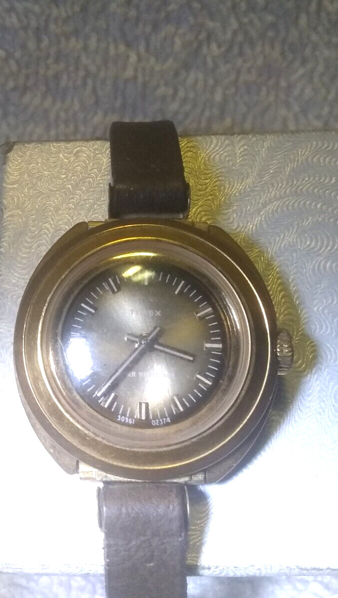 Timex Wind Up Watch 33N Brown Starburst Dial Gold Case Brown Leather Service