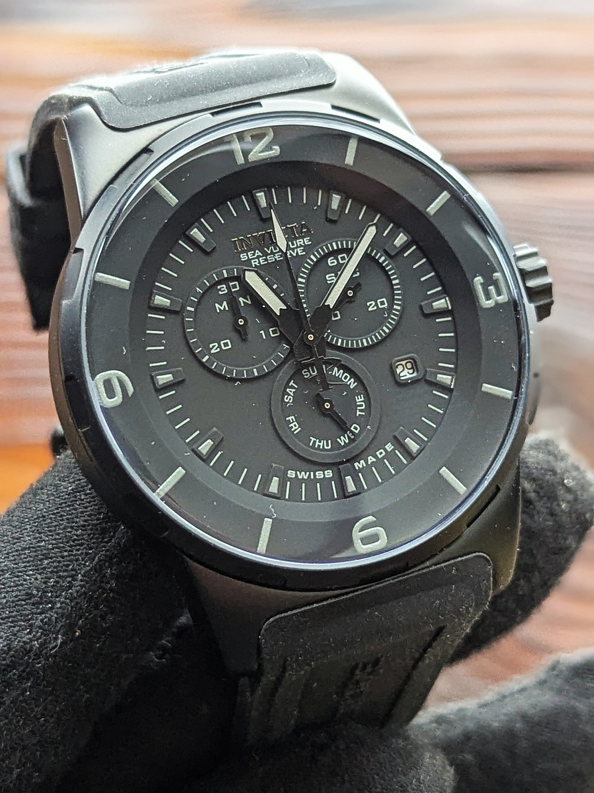 Rare Invicta UNWORN Swiss Made Sea Vulture Chrono AR Coating Phantom All Black