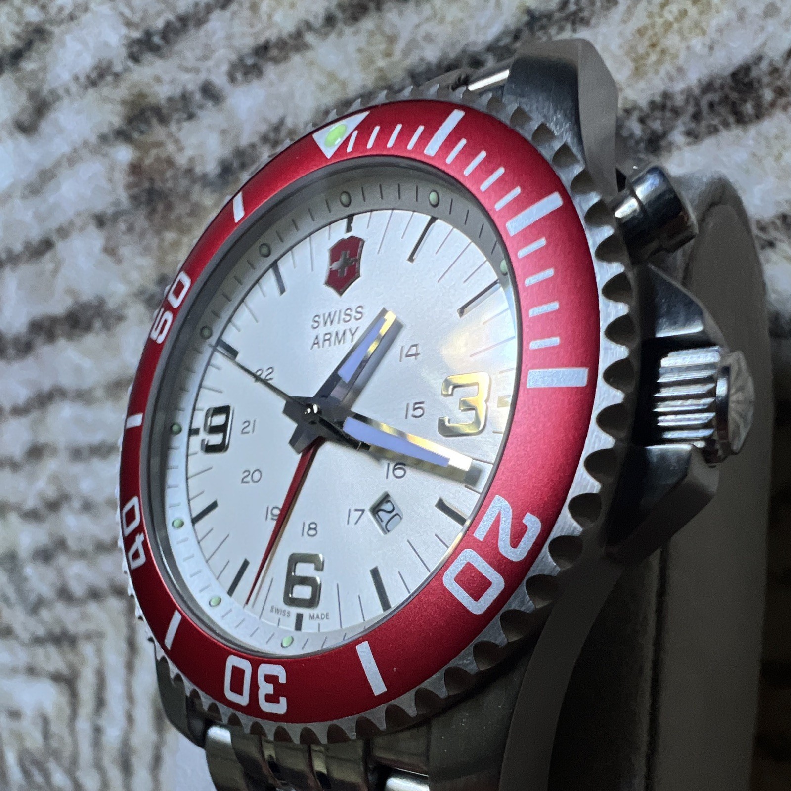 Victorinox Swiss Army Maverick Men’s Quartz Diver Red Bezel White/Date/Alarm