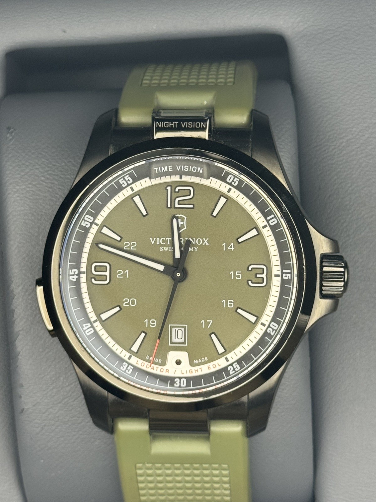 Victorinox Swiss Army 241664 Sapphire Glass, Quartz Movement, Night Vision