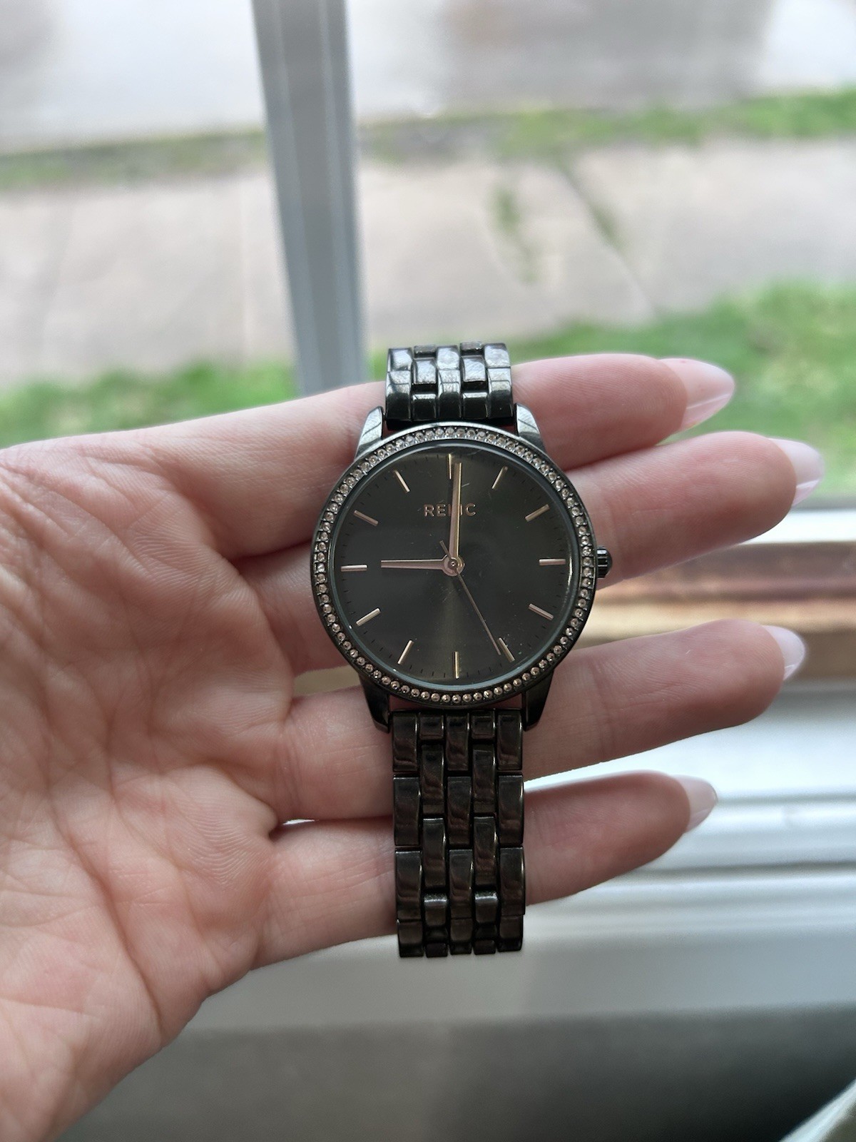 Relic Women’s Dark Gray Metal Analog Dress Round Wristwatch