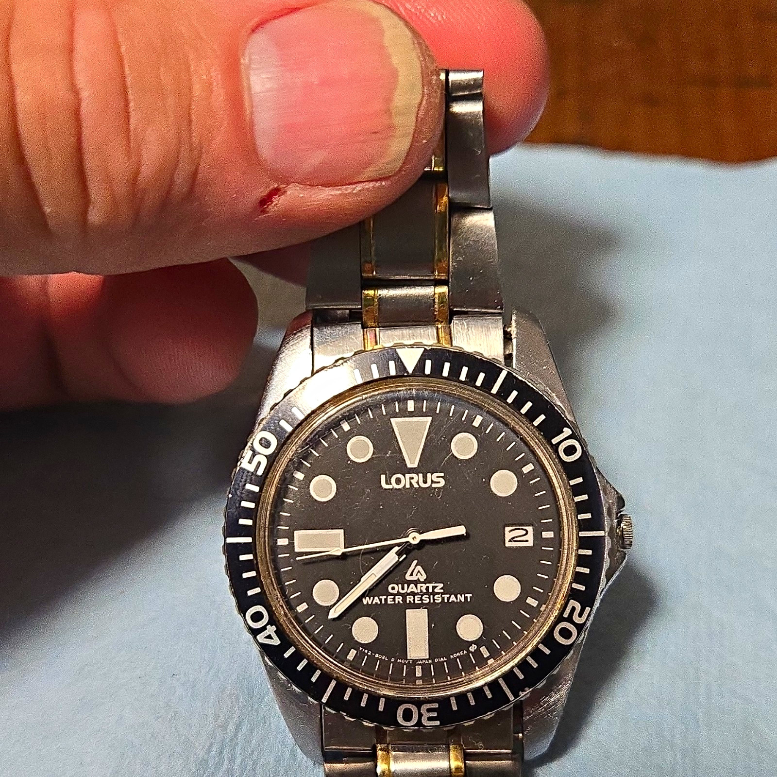 Lorus Quartz Water Resistant Date Diver Watch Black Dial Two-Tone Bracelet 38mm
