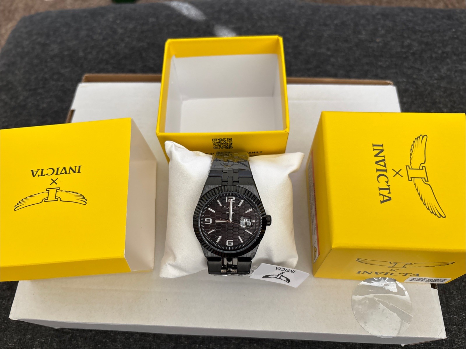 Invicta Specialty Men’s Watch 40mm Black Dial Quartz Model 70053 New In Box