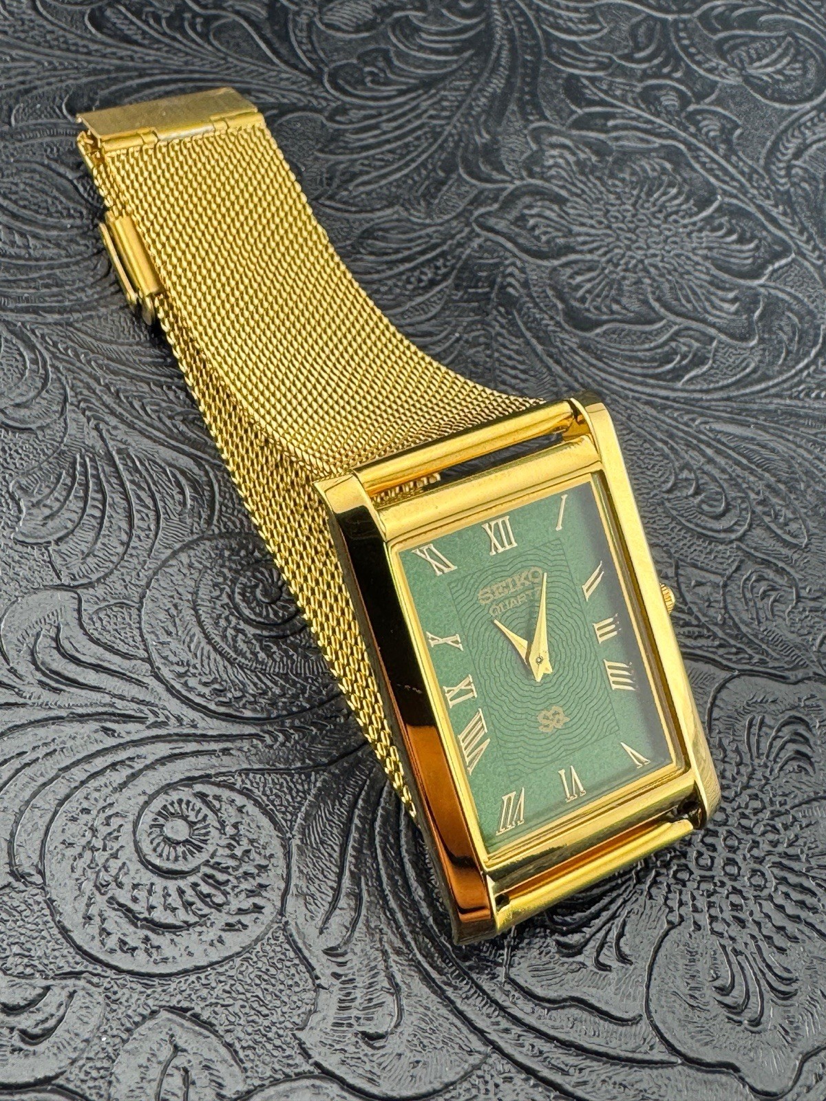 GOLD GREEN Vintage Seiko Slim Quartz Men’s Wrist Watch