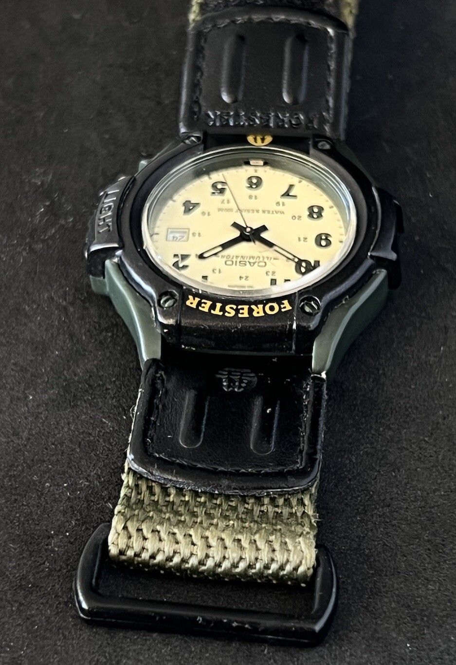 Vintage New CASIO Forrester Mens 41mm Analog Quartz Watch Date Green Black Beige