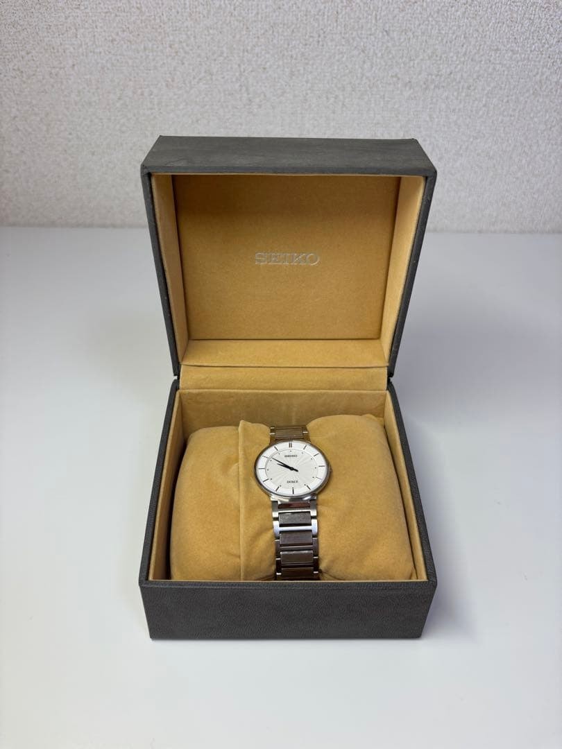 SEIKO DOLCE 4J40 0AC0 Quartz