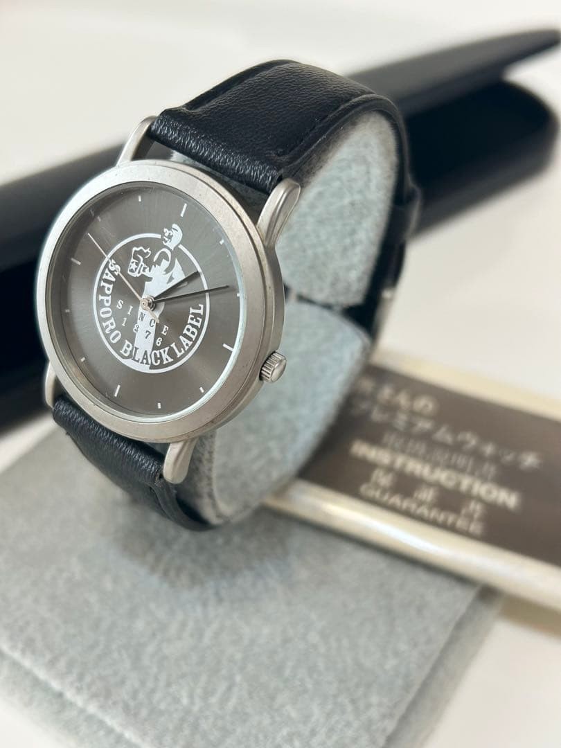 SEIKO V821-0240 Quartz Men Wristwatch