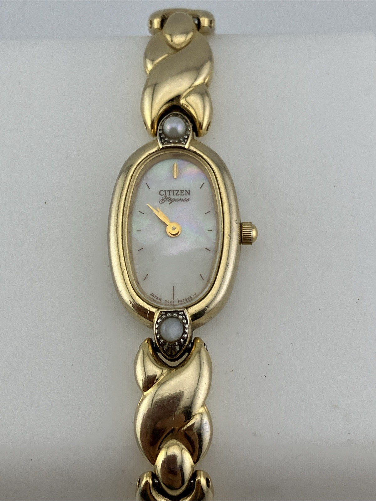 Vtg Citizen Elegance Ladies 14mm Watch Gold Tone Pearl Bezel MOP 7.25” RUNS