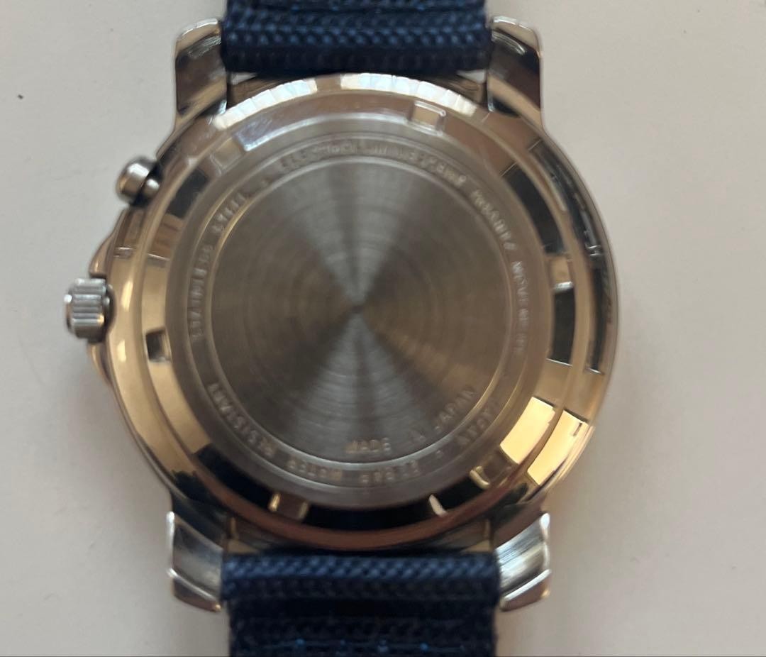 Japanese-made MILD SEVEN quartz wristwatch with backlight, working condition.