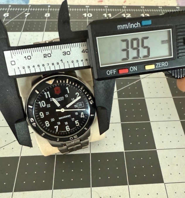 Swiss Army Maverick by Victorinox