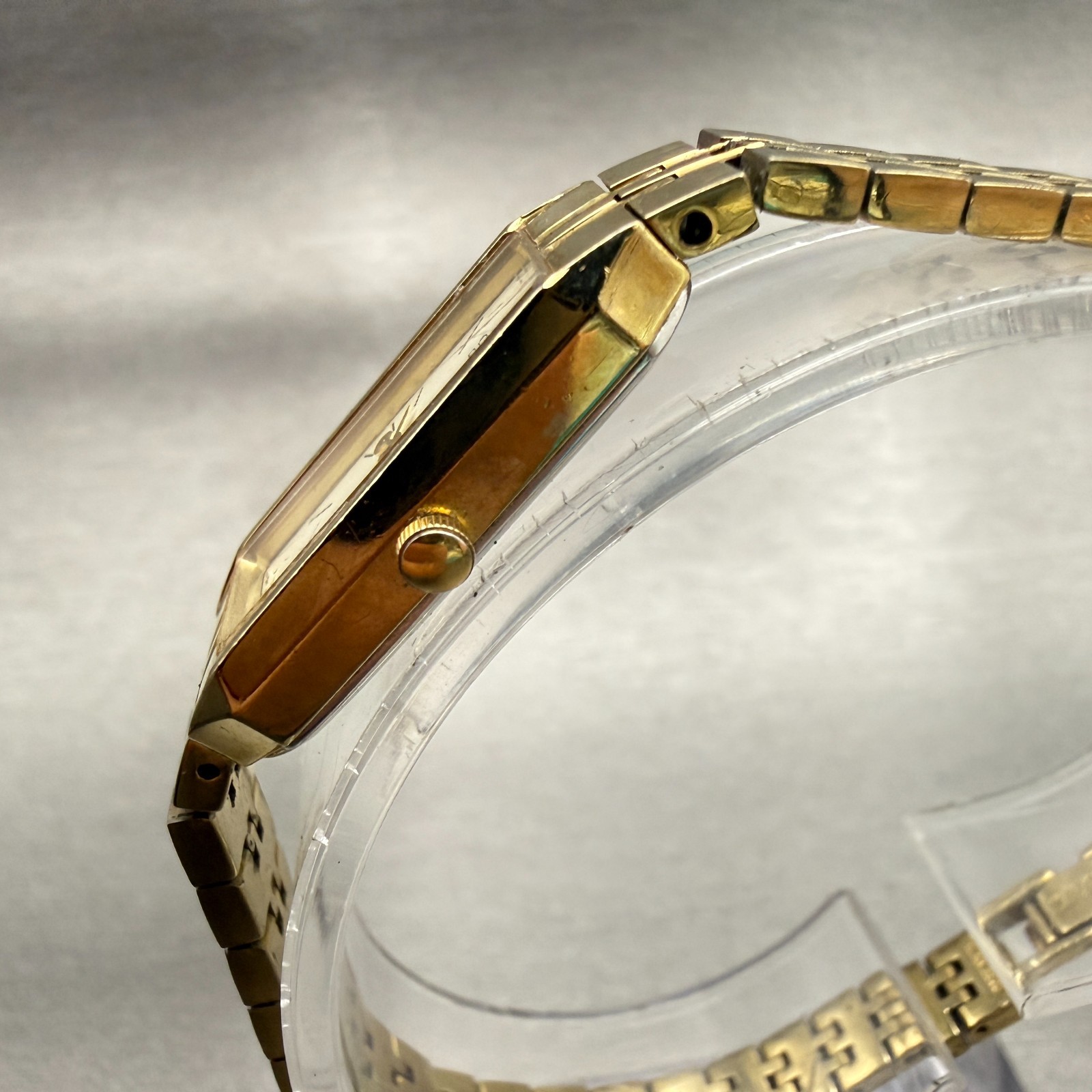 Citizen Watch Women 13mm Champagne Dial Gold Tone Rectangle 5421-S96460 New Batt