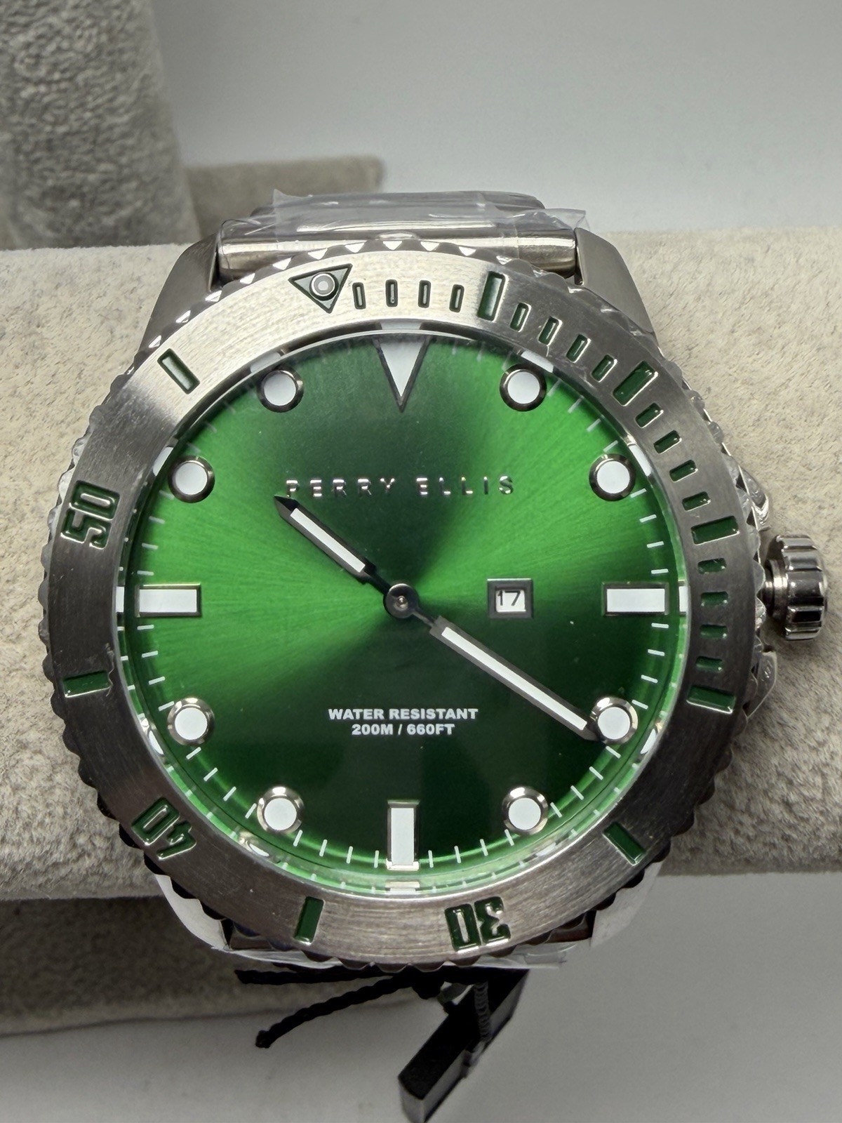 Perry Ellis Mens Divers Watch 02003-02 New Battery Green Dial 45MM 7.5″ Stainles