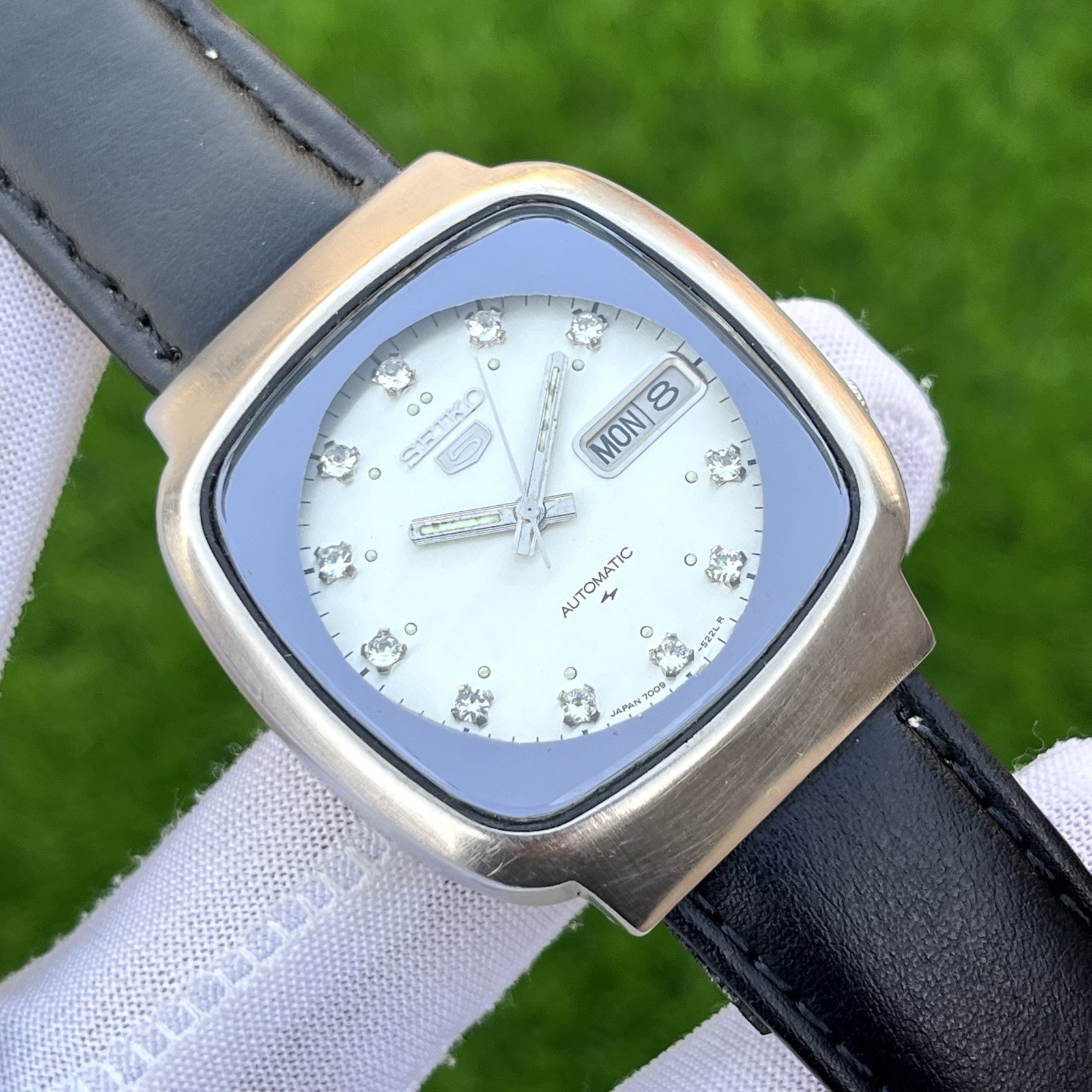 Vintage Seiko 5 Silver Stone Dial Automatic Japan Made Men’s Watch 7009-5140