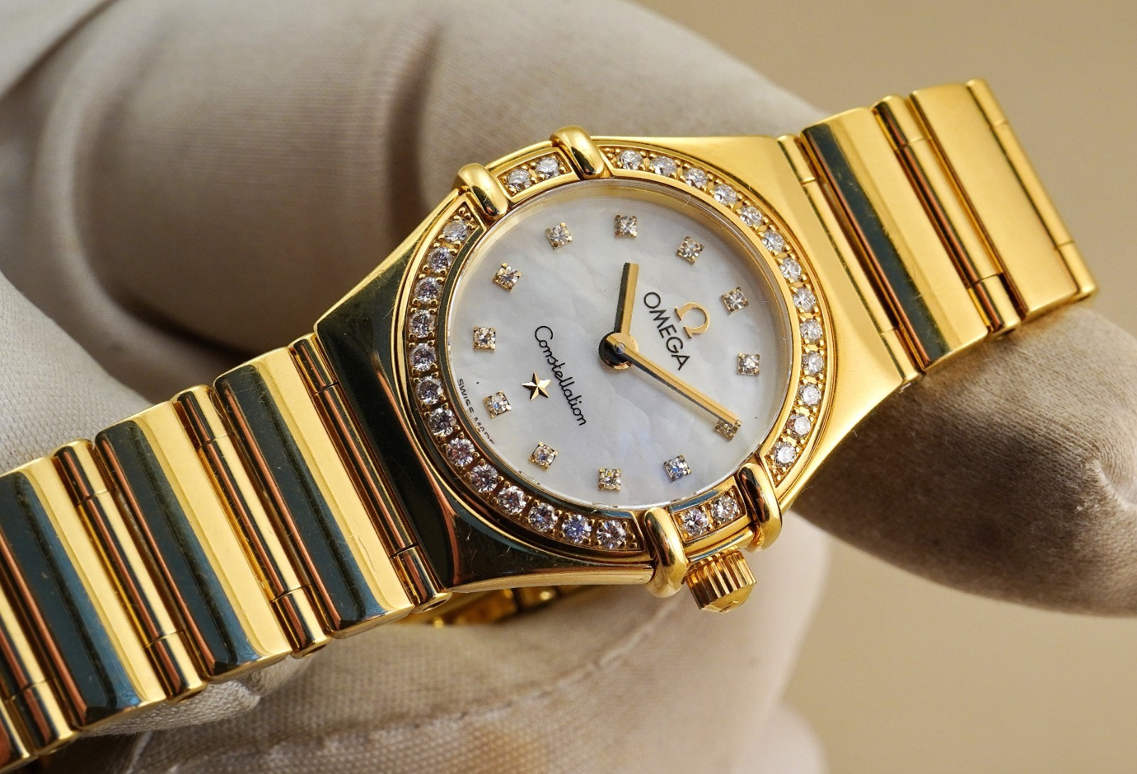 OMEGA CONSTELLATION MY CHOICE 18K GOLD MOTHER-OF-PEARL DIAL DIAMONDS BEZEL!!!