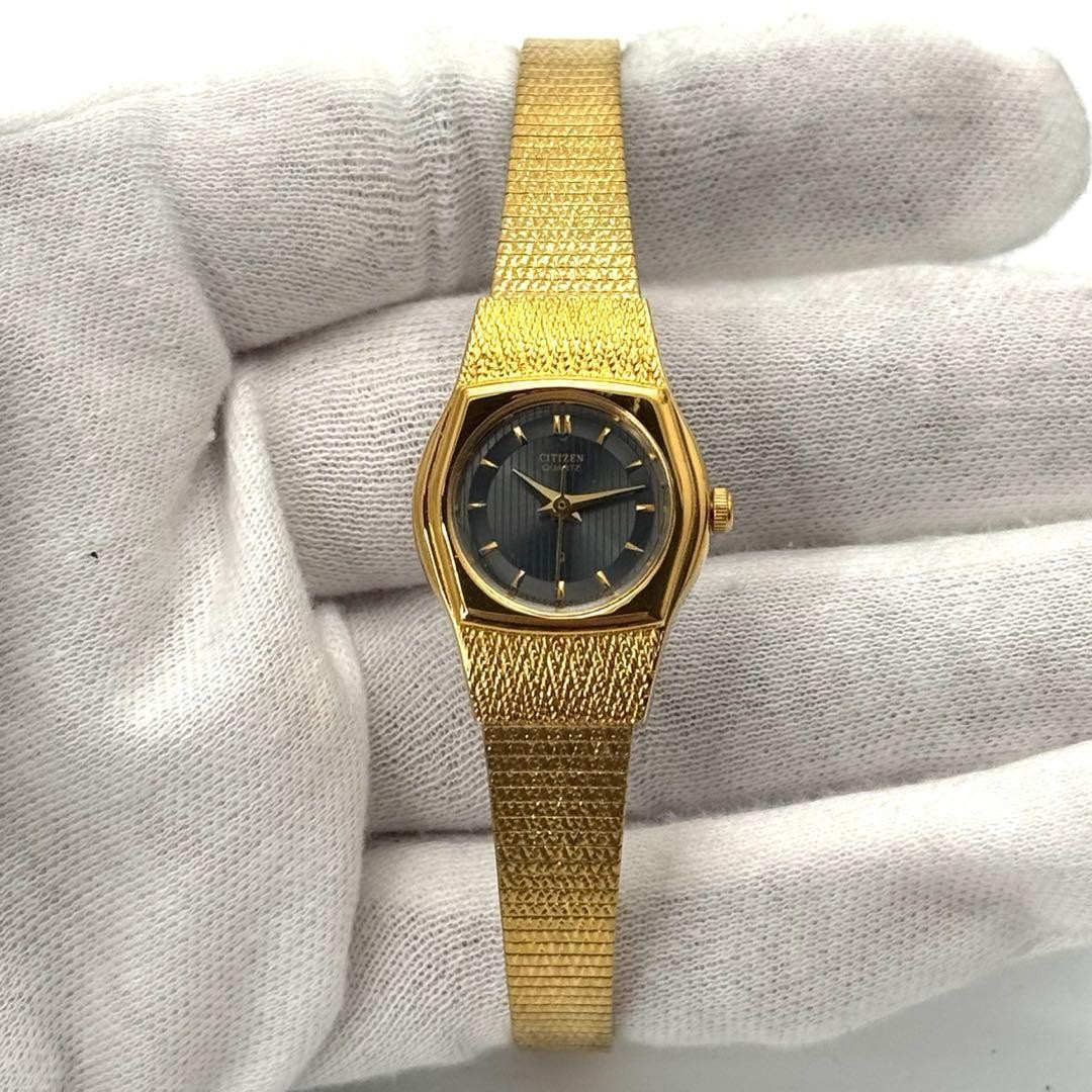 Mint condition, fully functional CITIZEN quartz watch with new battery and gold
