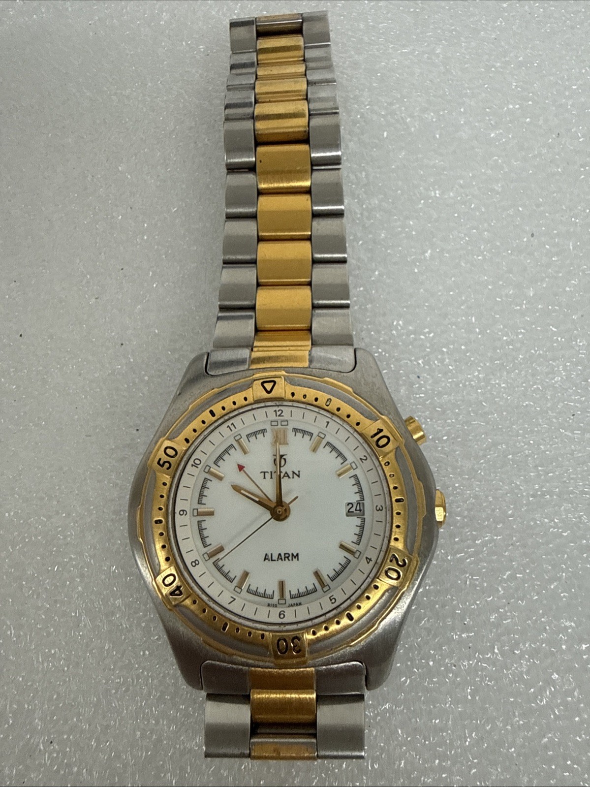 Vintage Titan 9607 AXA Men’s Quartz With Stainless Steel Two Tone Band Watch
