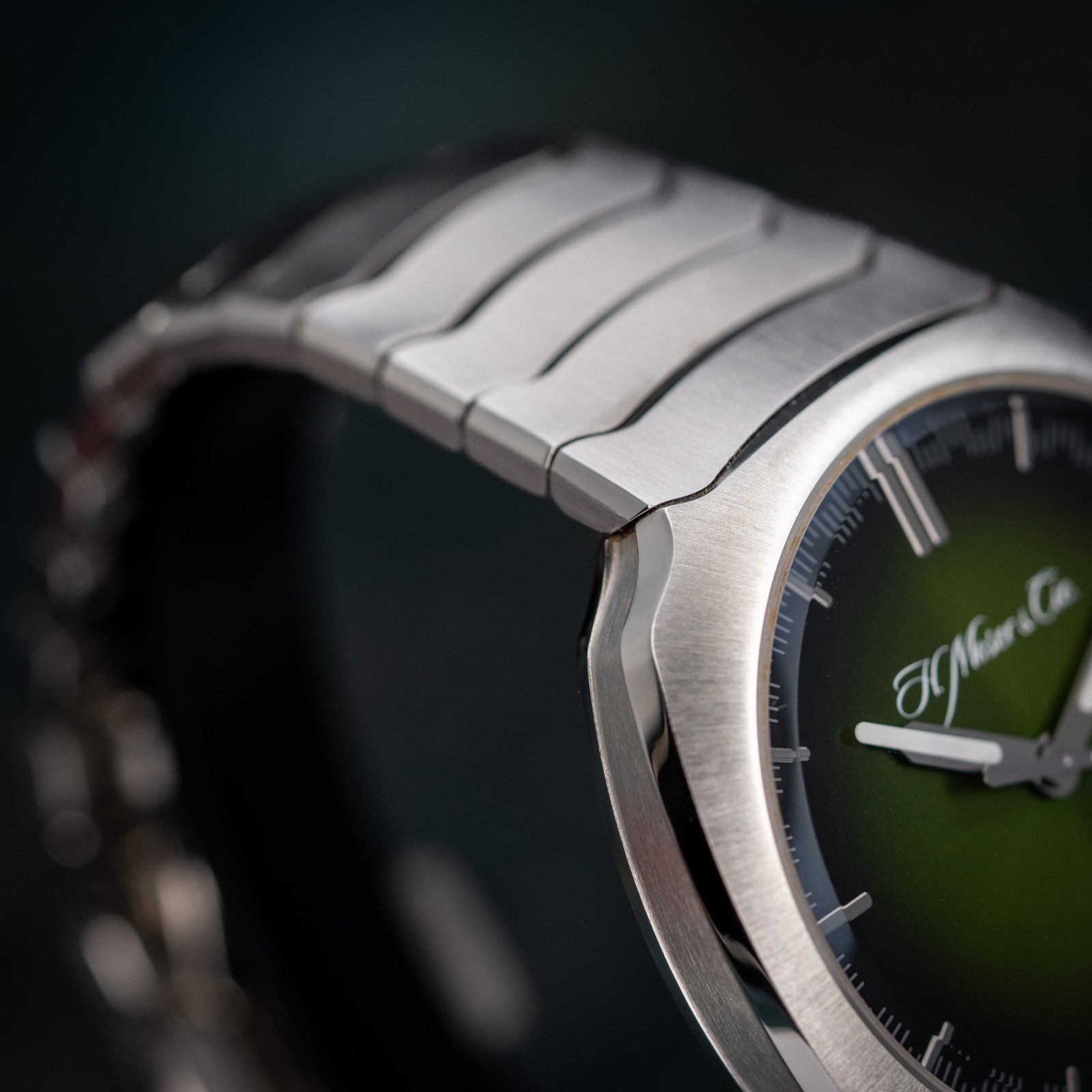 H. Moser & Cie Streamliner 6200-1200 40mm Steel Matrix Green Fumé Dial Auto Box
