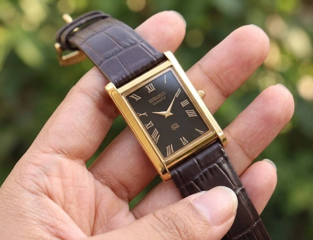 Vintage Seiko Tank Quartz Men’s Black Dial Analog Dress Wrist Watch Working