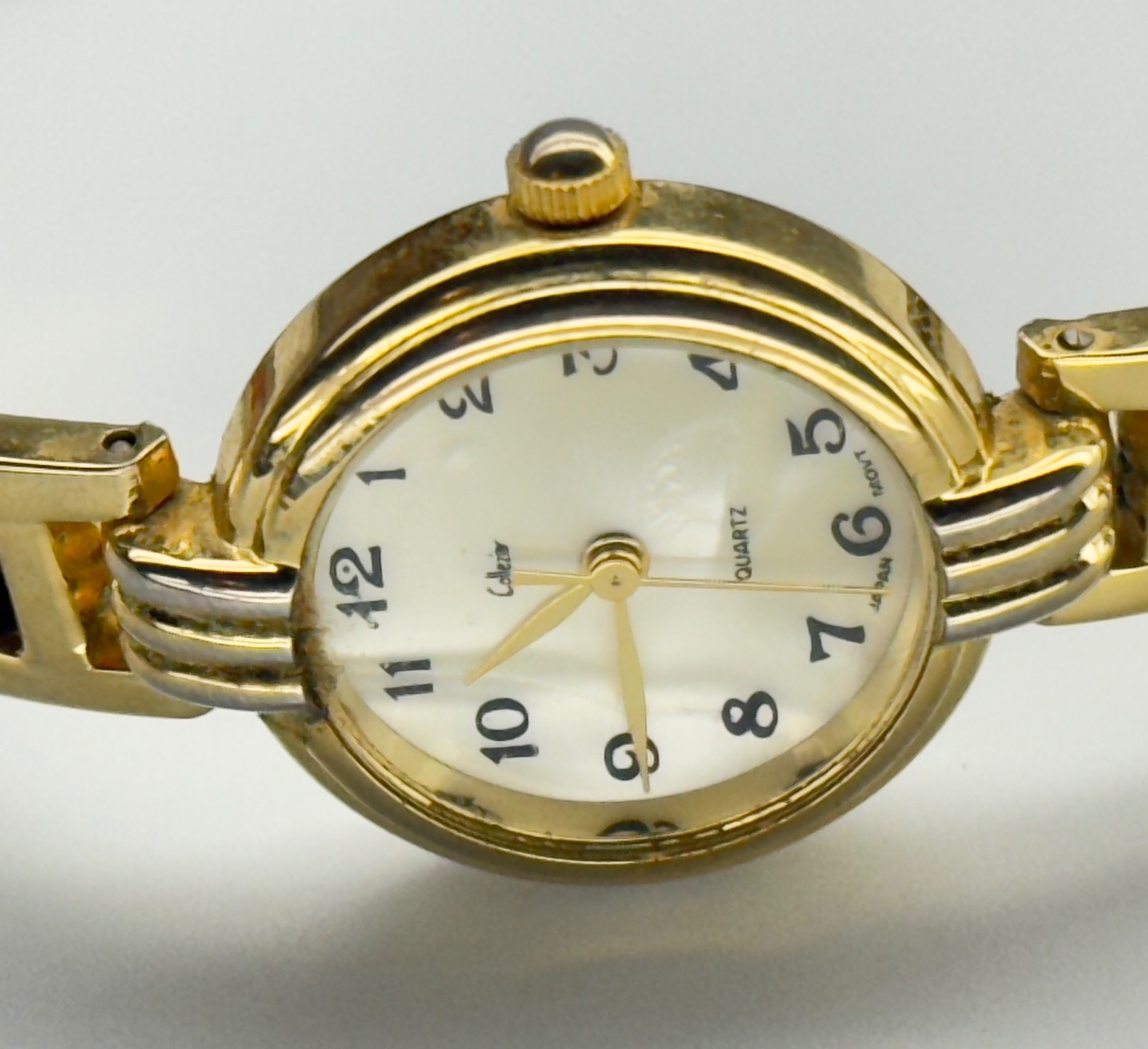 Women’s Collezio Quartz Wristwatch Gold Tone Bracelet Analog Linked Transparent