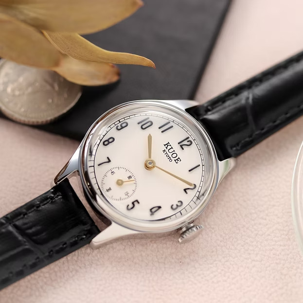KUOE Kyoto Holborn 90-003 Silver Dial Watch Small Quartz Milanese Band Used