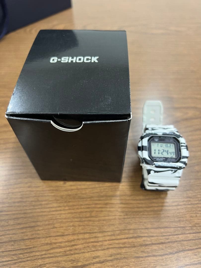 CASIO G-SHOCK GW-M5610BW-7JF White Black Solar Watch zebra Print In Box Used JP