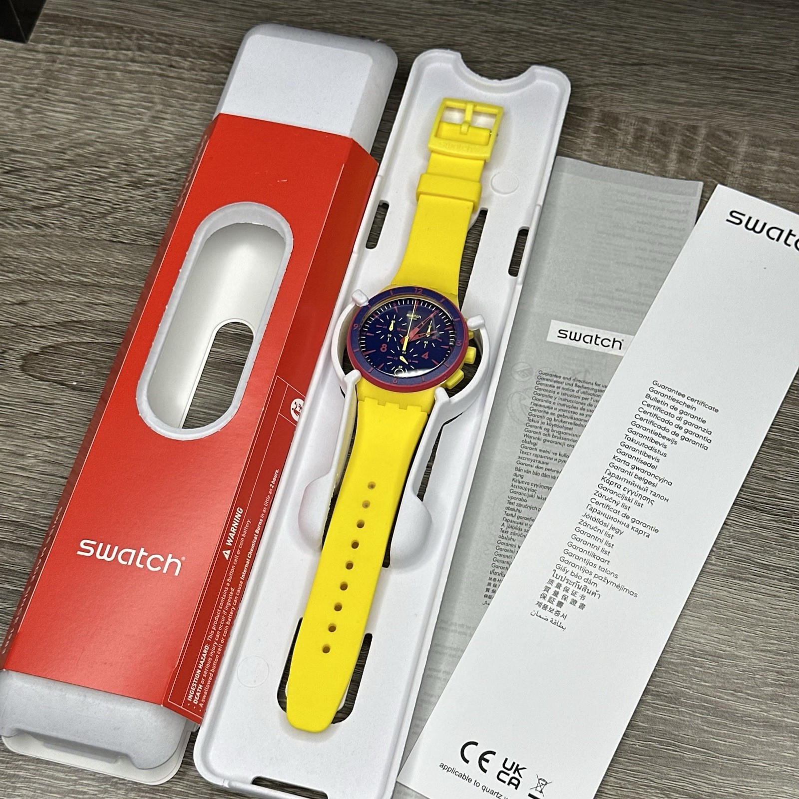 NEW✅ Swatch Chrono GLOW LOOM Yellow And Navy Date Sports Men’s Watch SUSJ400
