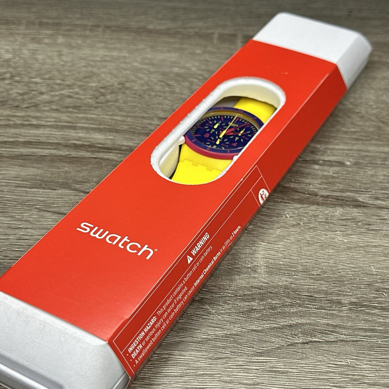 NEW✅ Swatch Chrono GLOW LOOM Yellow And Navy Date Sports Men’s Watch SUSJ400