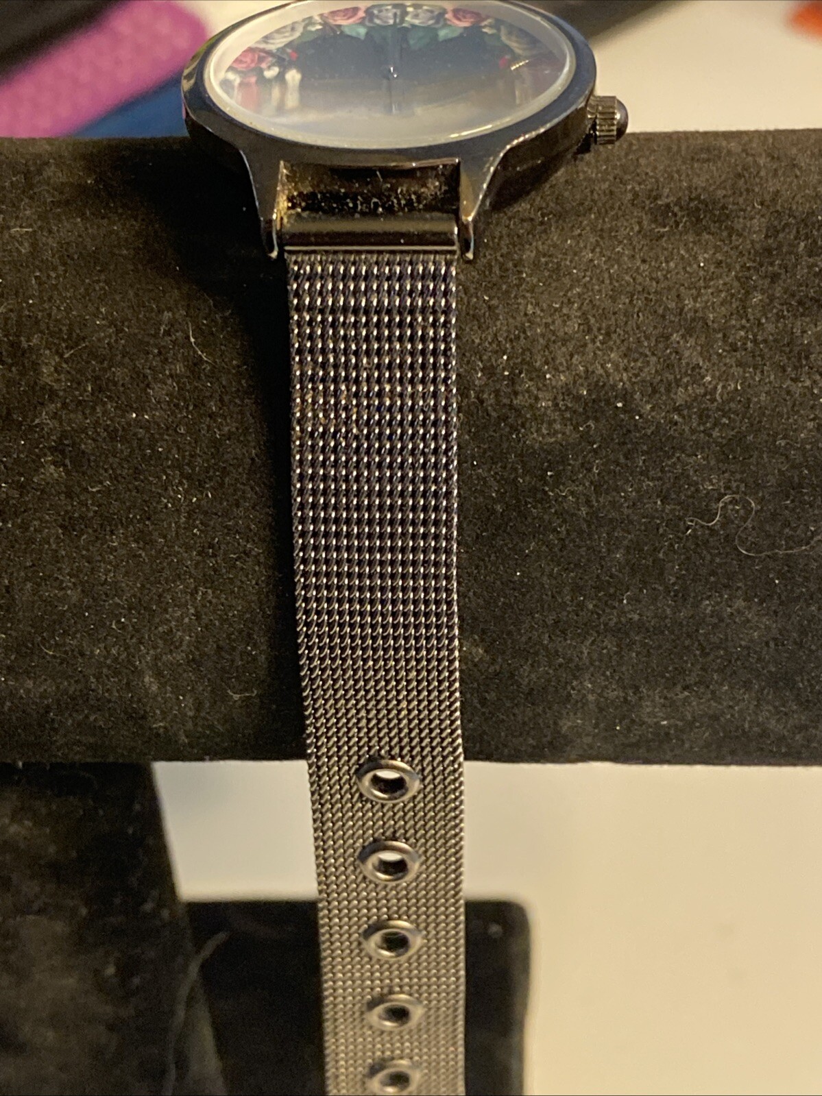 C ladies Quartz watch 31mm Gun Metal tone dial mesh band running Flower Face