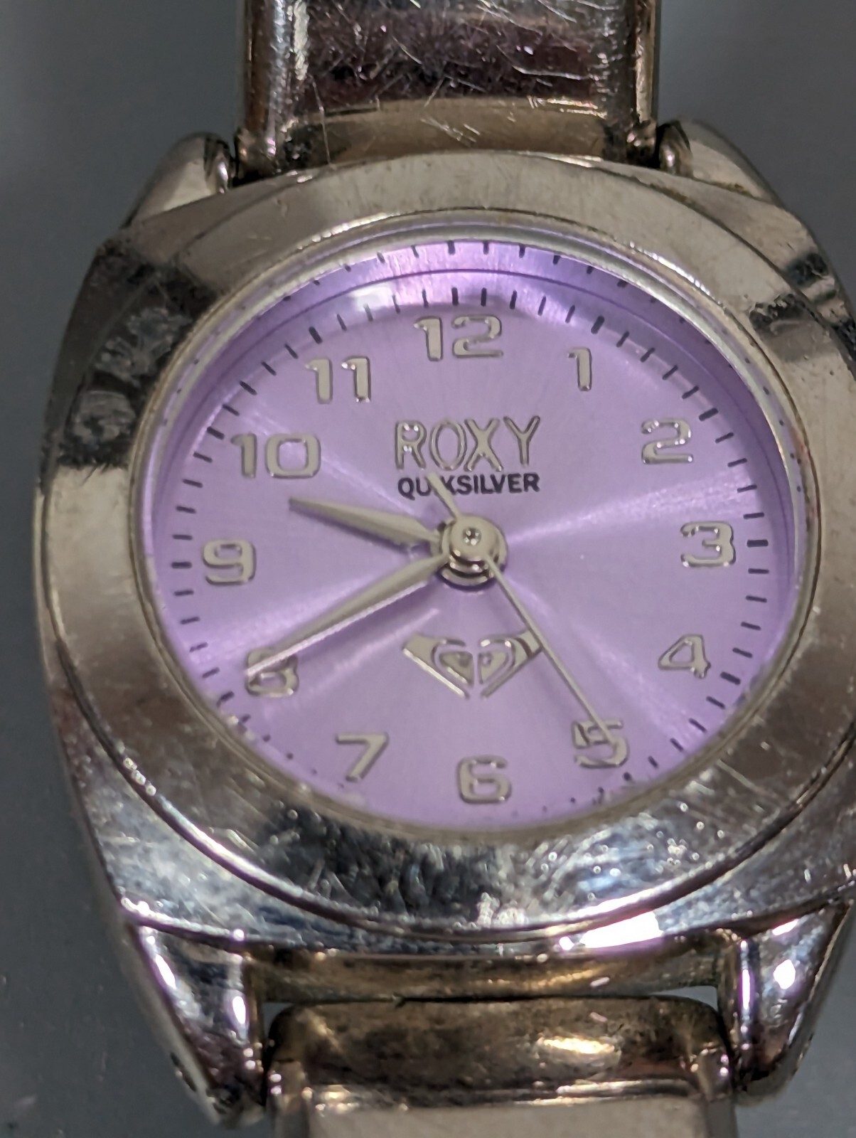 Roxy Quicksilver Purple Dial Round Silver Tone Case Bracelet Band Watch