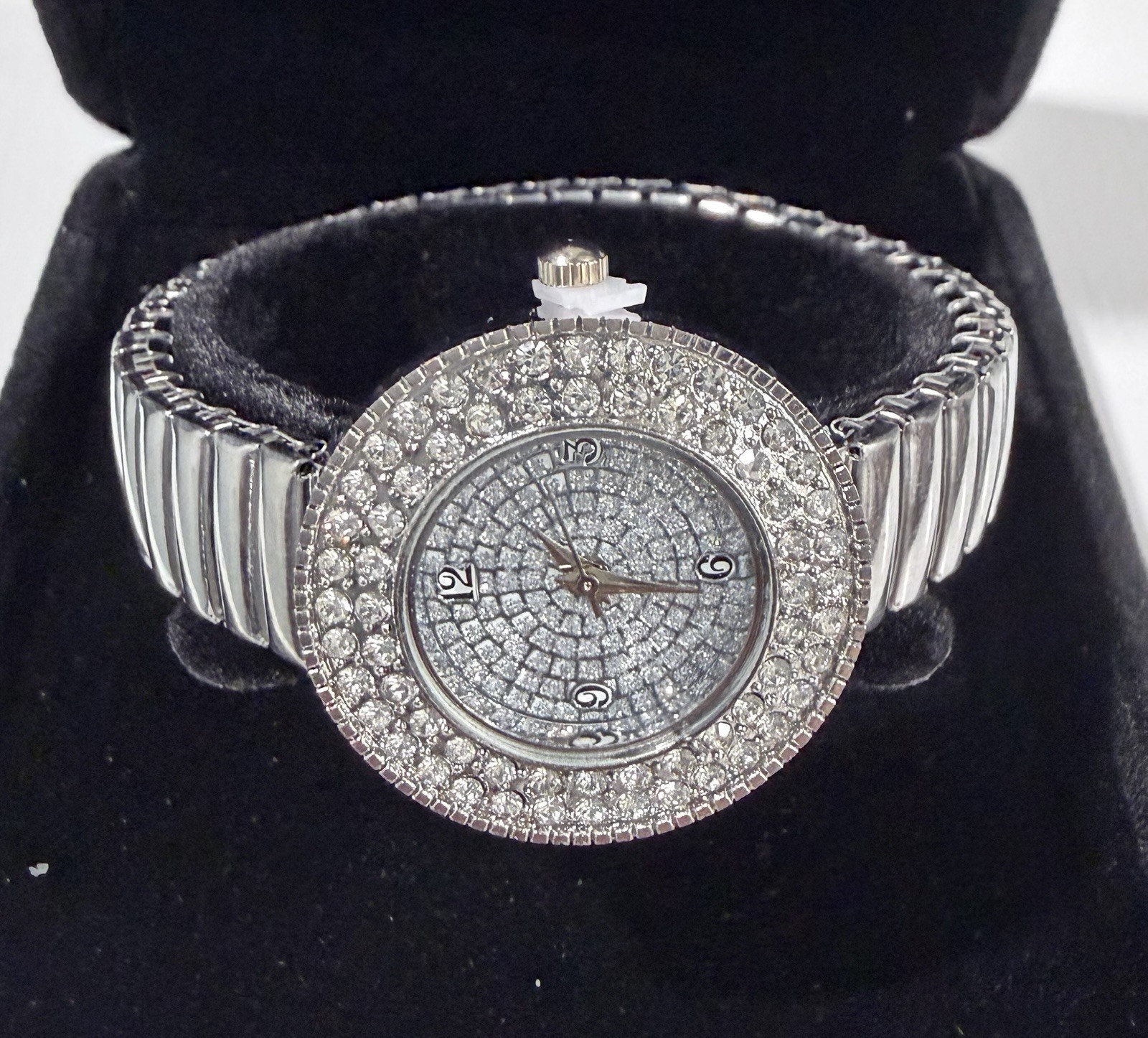 Women’s Quartz Silver-Tone Rhinestone Bezel Expansion Bracelet Watch 24-27mm