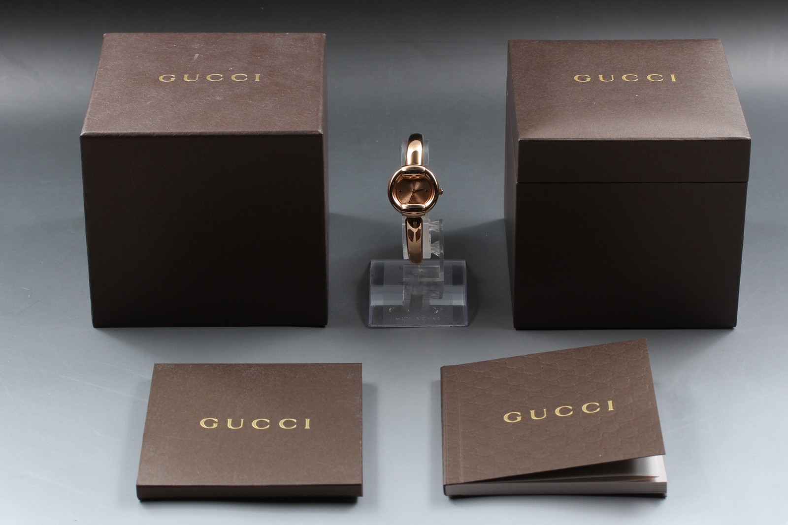 [MINT Full Set] GUCCI 1400L 26mm Gold Shell Dial Bangle Quartz Women’s Watch