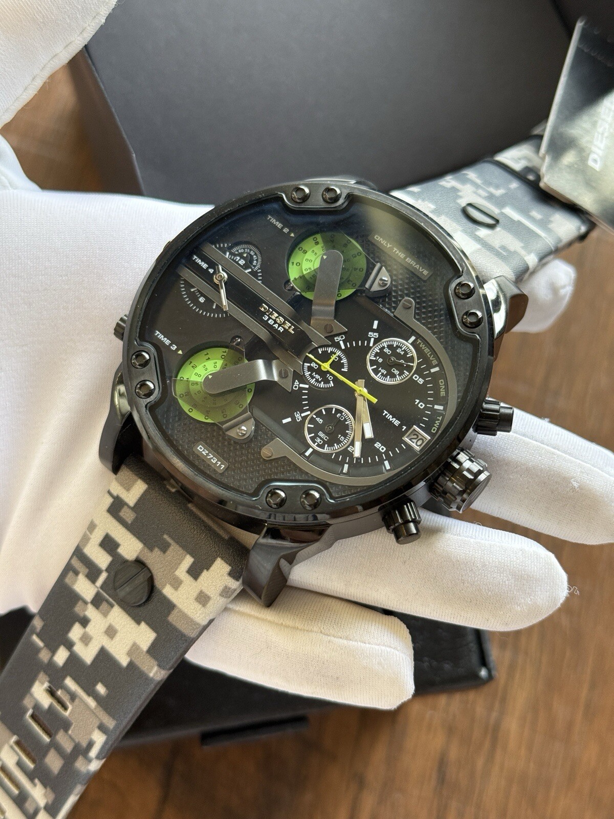 Diesel DZ7311 Mr.Daddy 2.0 Black Dial Multi-color Leather Chronograph for men –