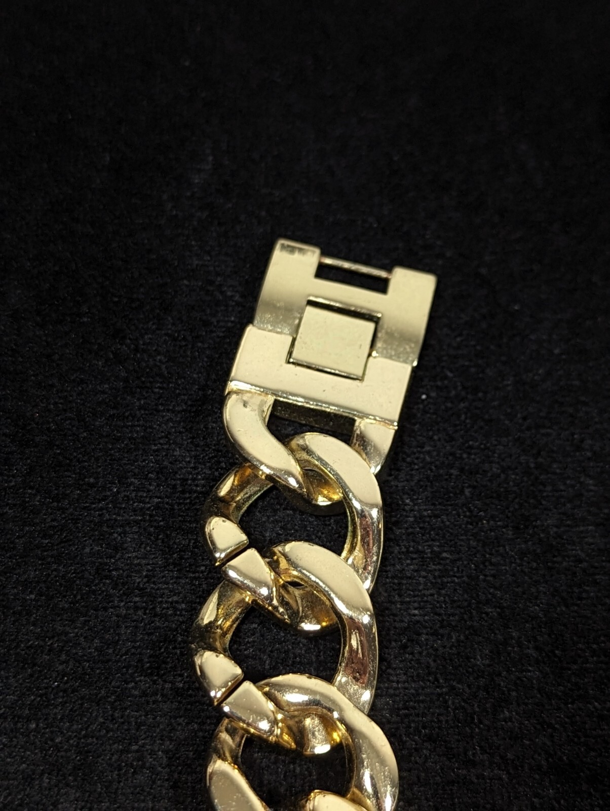 Folio Womans Crystal Accent Gold Tone Round Case Chain Link Bracelet Watch 7.5in