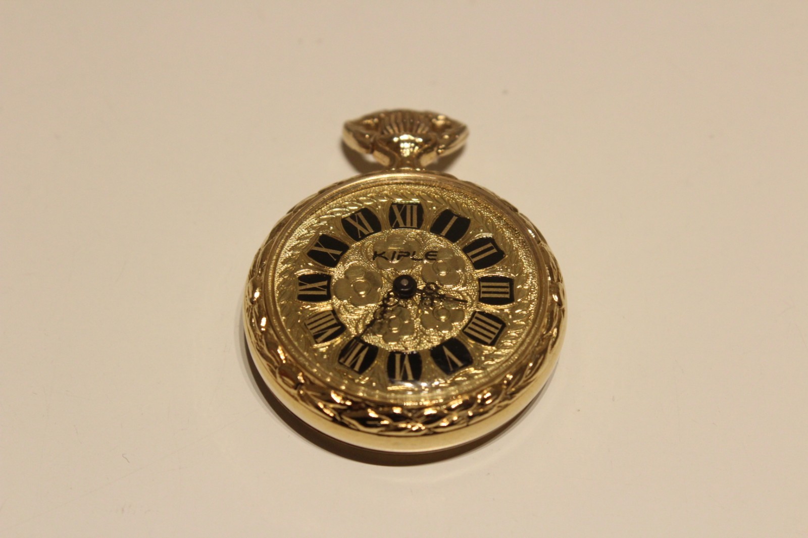 VINTAGE BEAUTIFUL SMALL 30mm LADIES GOLDEN TONE OPEN FACE POCKET WATCH “KIPLE”