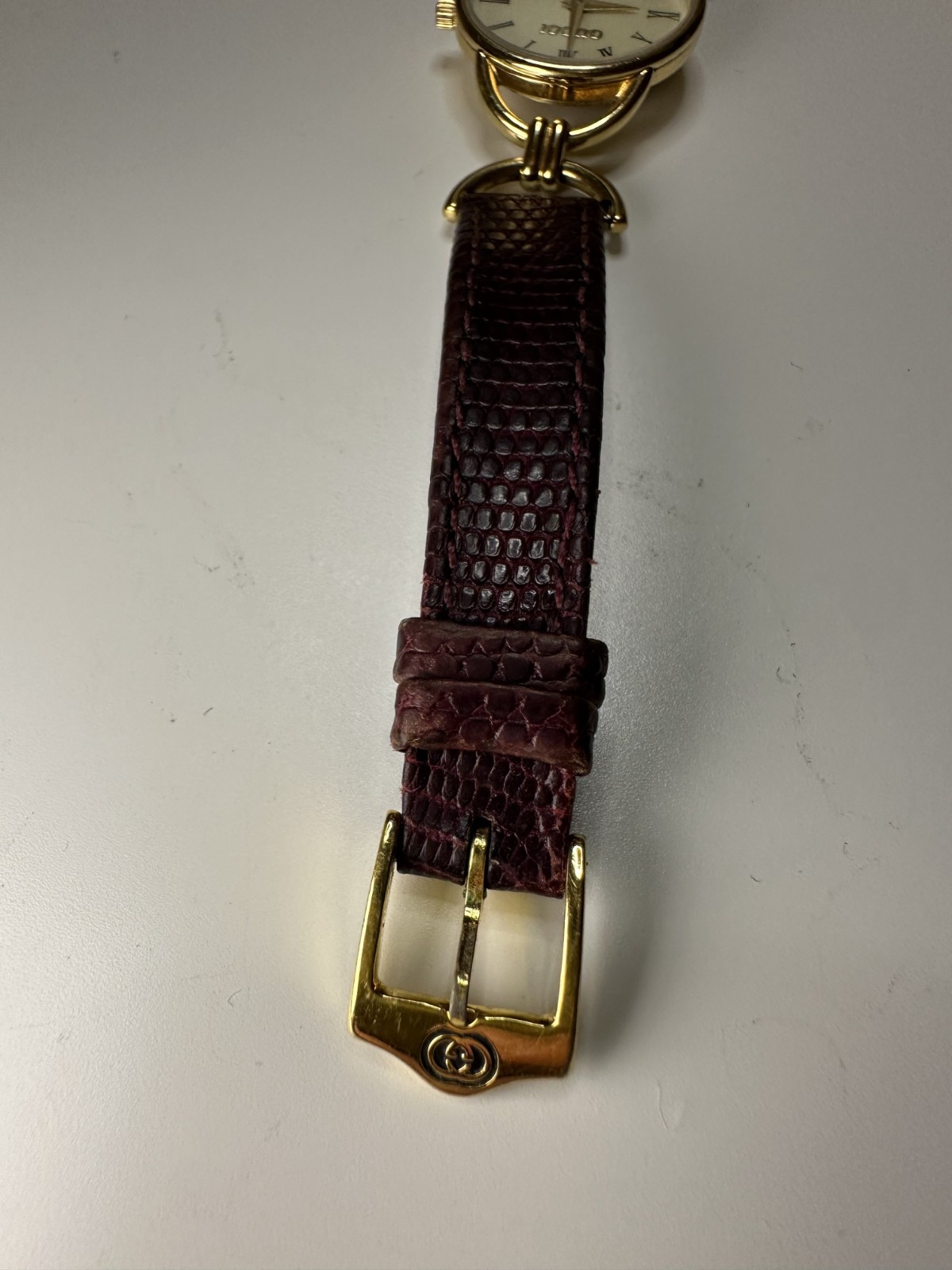 Vintage Gucci 6000.2.L Gold Plated Women’s Watch – Ivory Roman Dial, Swiss Made