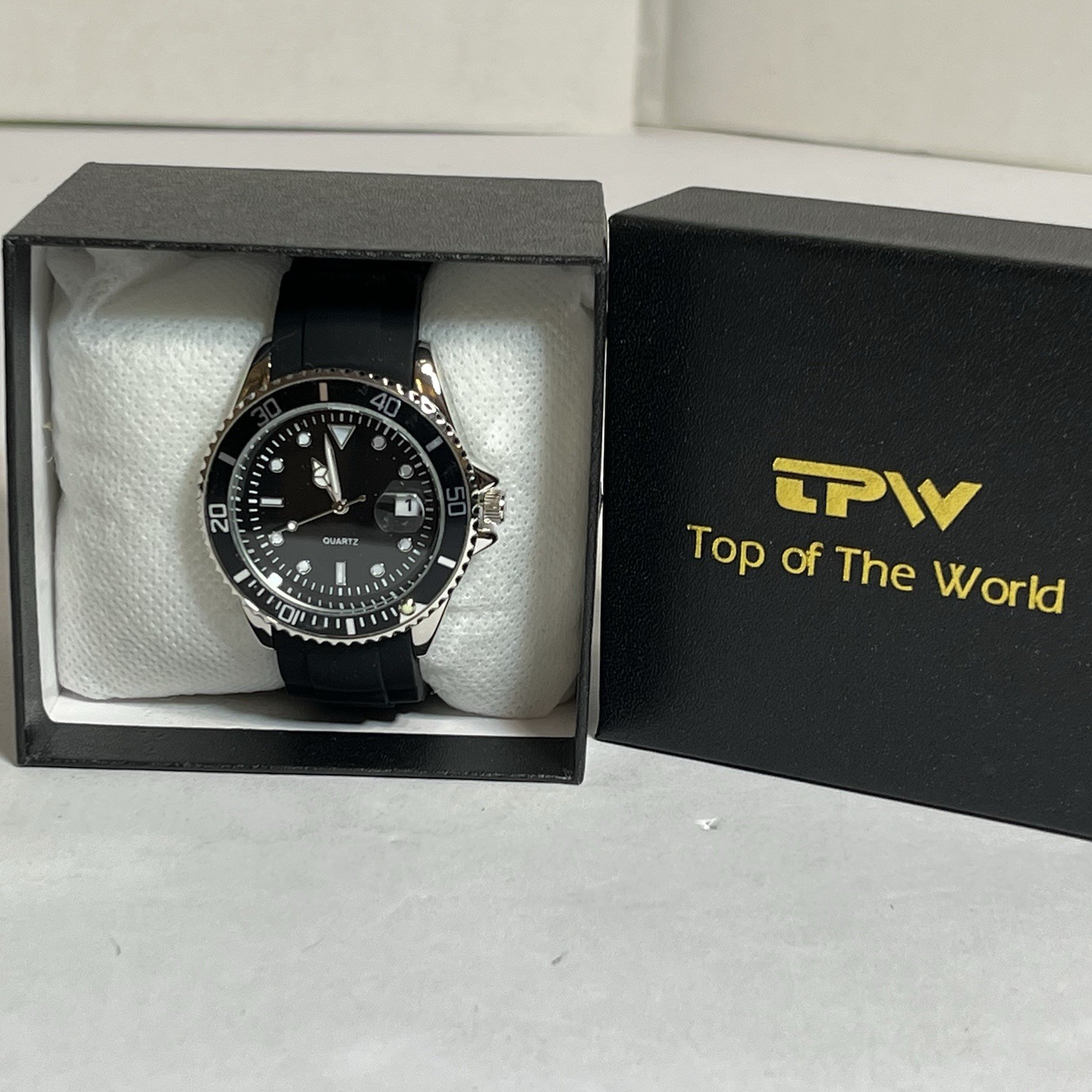 TPW Top of The World Quartz Diver Watch Black Dial Date Black silicone Strap Box