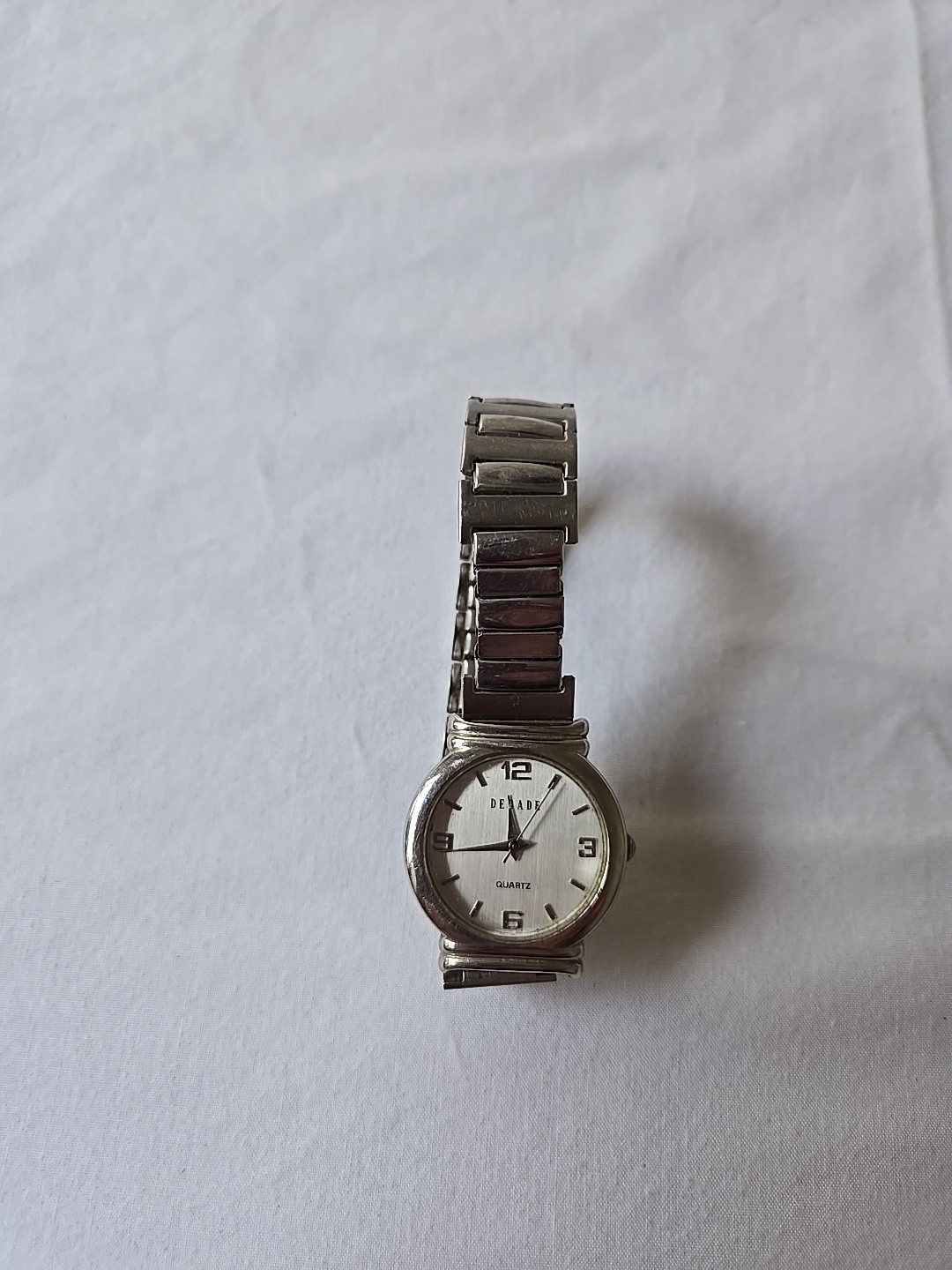 DECADE STAINLESS STEEL WATCH QUARTZ – VINTAGE NEW BATTERY
