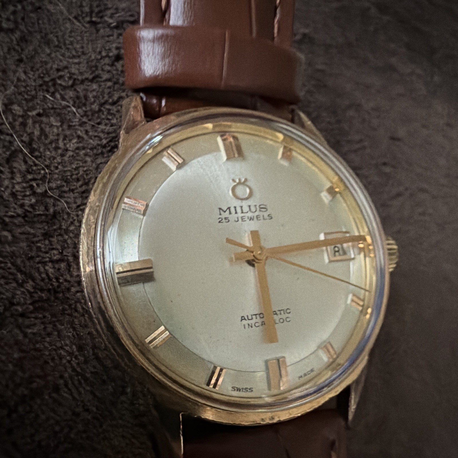 Milus 25 Jewels Vintage Automatic Date Silver Dial Brown Leather 35mm